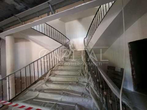 комерційна за адресою Козин, 12
