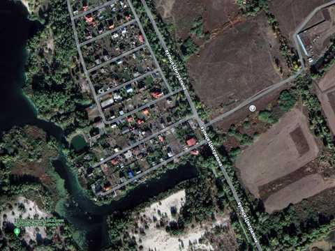 ділянка за адресою Центральна, 1
