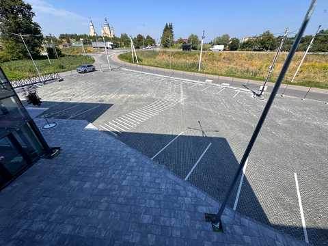 комерційна за адресою Гетьмана Петра Сагайдачного вул., 86