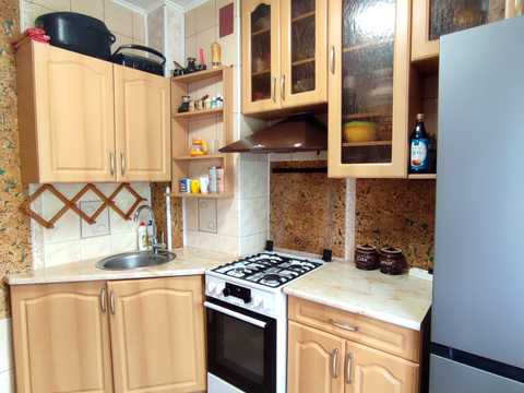 квартира за адресою вул. Макарова, 28