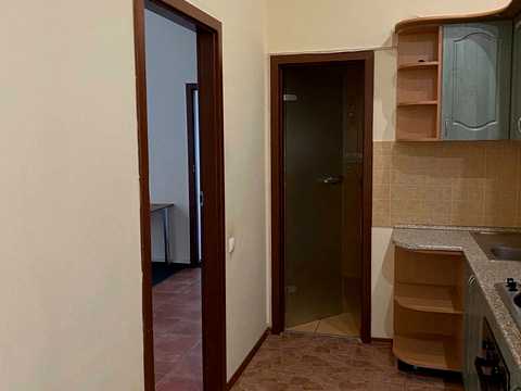 комерційна за адресою Богдана Хмельницького вул., 42/32