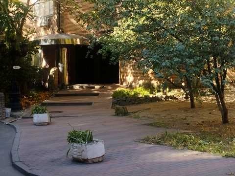 комерційна за адресою Назарівська вул. (Вєтрова), 7-Б
