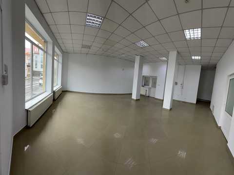 комерційна за адресою Міклоша Берчені вул., 5