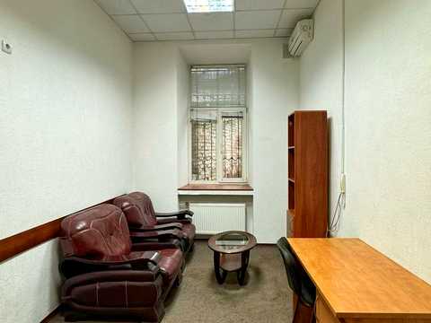 комерційна за адресою Круглоуніверситетська вул., 7
