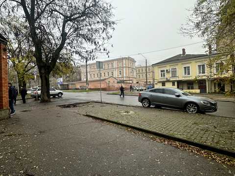 комерційна за адресою Мечникова вул., 52