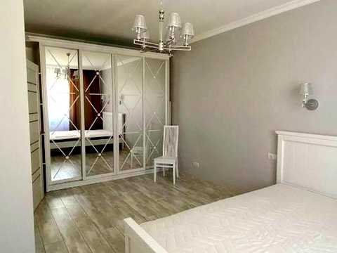 квартира за адресою Софії Русової вул., 7