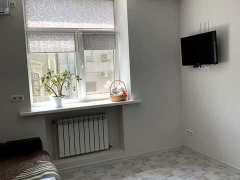комерційна за адресою Миколаївська вул. (Короленка), 25