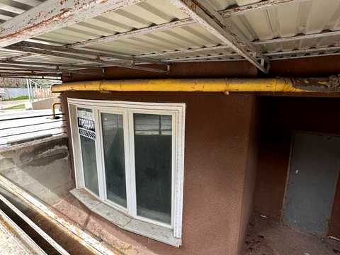 комерційна за адресою Зоопаркова вул., 8в