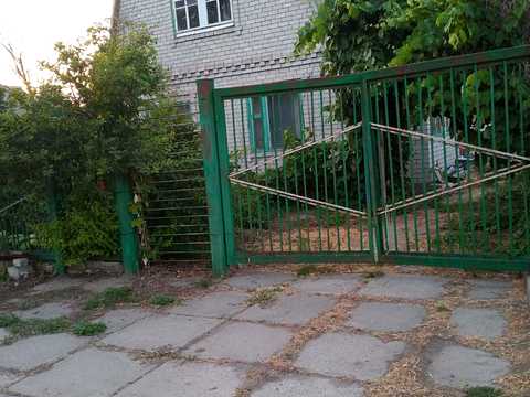 будинок за адресою Центральна, 11