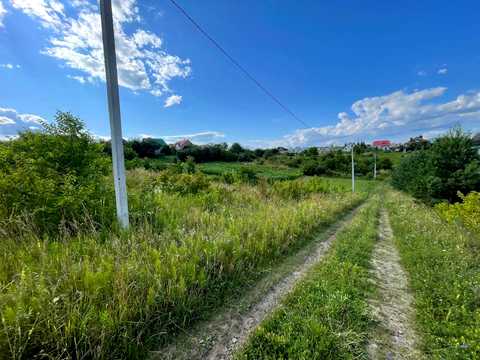 участок по адресу Травневий провулок, 1