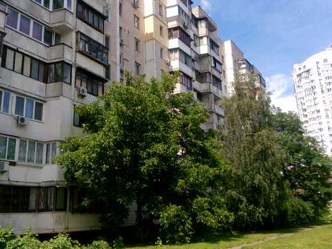 квартира за адресою Автозаводська вул., 93