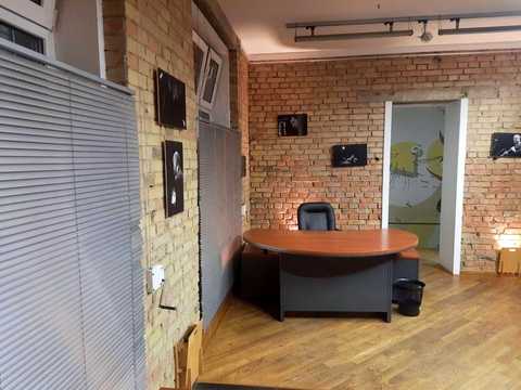 комерційна за адресою Михайла Стельмаха вул., 7/2