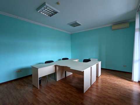 комерційна за адресою Павла Загребельного вул. (Миколи Раєвського), 8