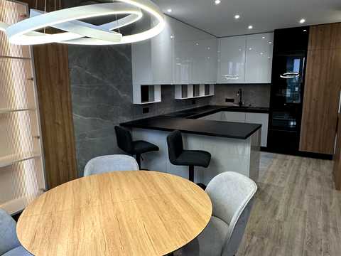 квартира за адресою Салютна вул., 2к10
