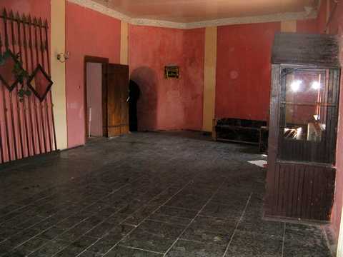 комерційна за адресою Сиротюка, 1