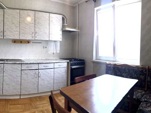 квартира за адресою Академіка Єфремова вул. (Командарма Уборевича), 18