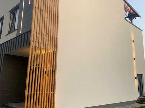 будинок за адресою с. Петропавлівська Борщагівка, Центральна вул.