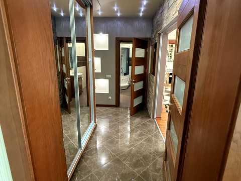 квартира за адресою Салютна вул., 1-Б