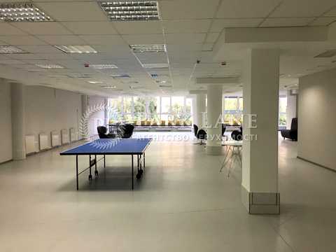 комерційна за адресою Жилянська вул., 59