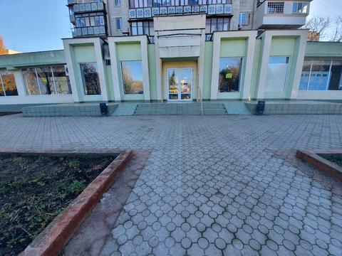 комерційна за адресою Варненська вул., 7