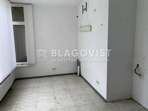 комерційна за адресою Київська вул., 1/8