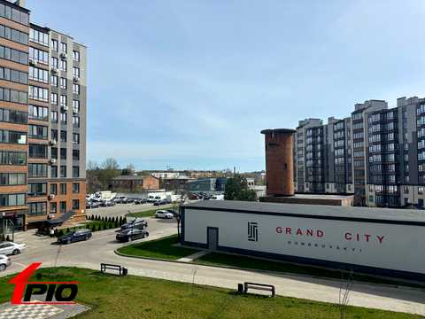 квартира за адресою Домбровського вул., 3в