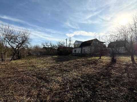 будинок за адресою с. Карпівці, Вишнева, 2