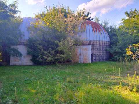 комерційна за адресою Центральна, 90