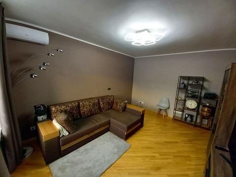 квартира за адресою Анни Ахматової вул., 35-Б