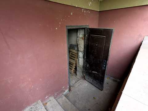 коммерческая по адресу Крайняя ул., 1