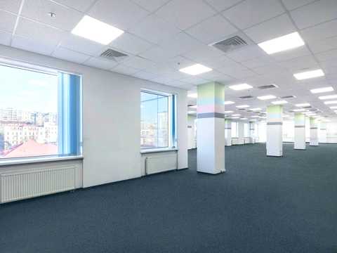 комерційна за адресою Жилянська вул., 75