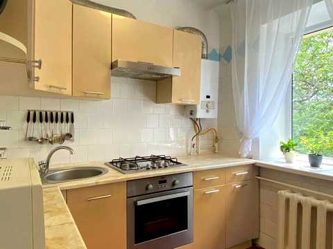 квартира за адресою Степана Бандери вул., 18