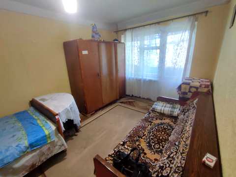 квартира за адресою Каштанів вул., 8