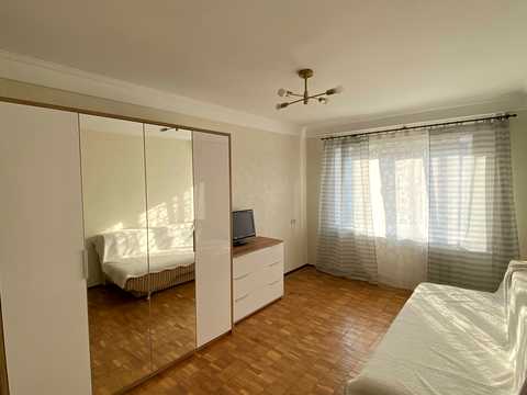 квартира за адресою Івана Миколайчука вул. (Серафимовича), 21