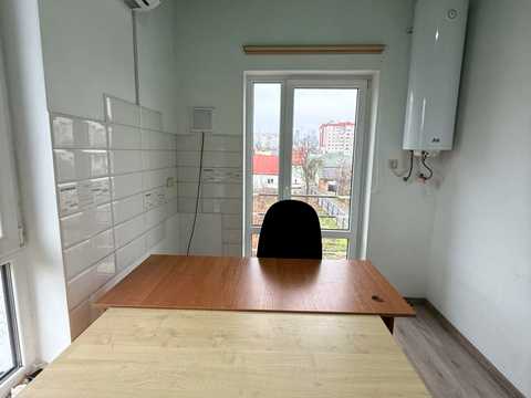 комерційна за адресою Чигиринська вул., 38