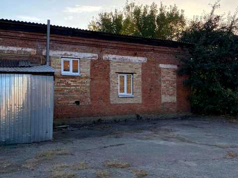комерційна за адресою Соборності вул., 142