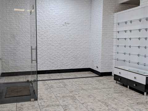 комерційна за адресою Миколи Бажана просп., 12