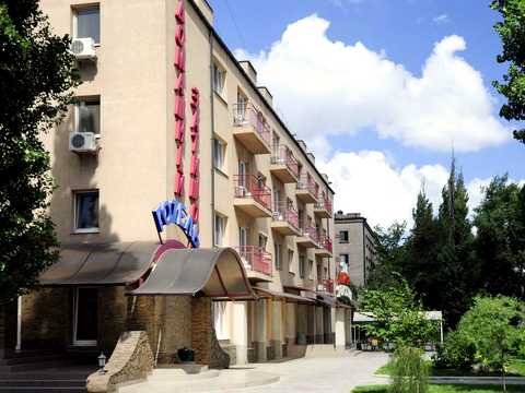 комерційна за адресою Магістральна вул. (Кириленка), 8