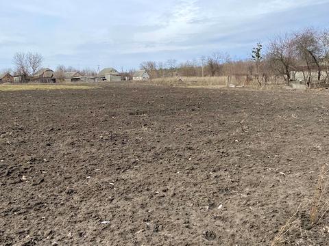 участок по адресу пгт. Шаровка, Набережна