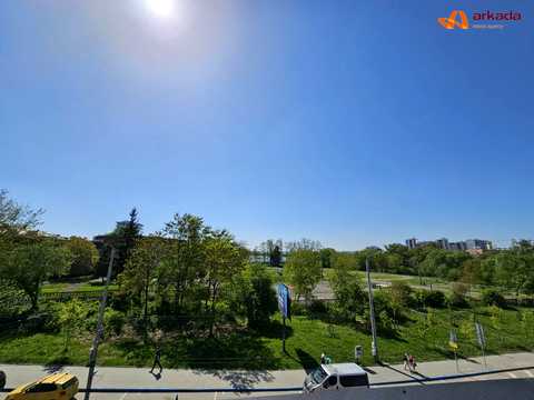 комерційна за адресою Гетьмана Мазепи вул., 72
