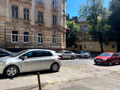 комерційна за адресою Львів, Генерала Чупринки вул. (Пушкіна), 20
