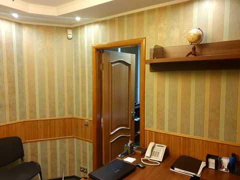 комерційна за адресою Межигірська вул., 25