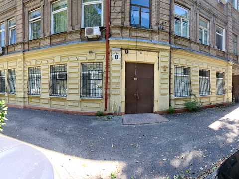 комерційна за адресою вул. 8 березня, 13