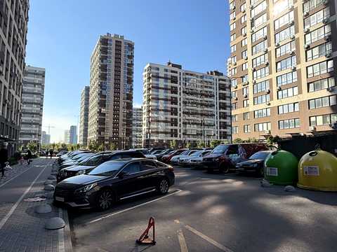 квартира за адресою Олександра Олеся вул., 4-А