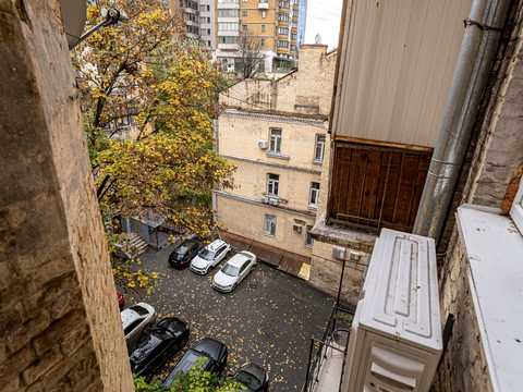 квартира за адресою Басейна вул., 3