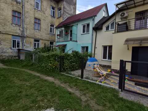 будинок за адресою Донецька вул., 9