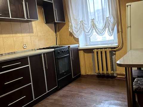 квартира за адресою Василя Макуха вул. (Червонопартизанська), 3
