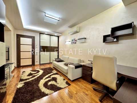 квартира за адресою Панаса Мирного вул., 28-А