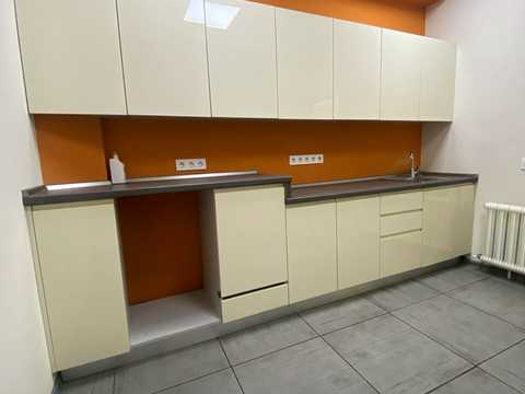 комерційна за адресою Гарматна вул., 8