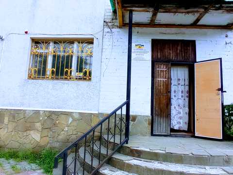 комерційна за адресою смт. Обухівка, Солідарності, 535
